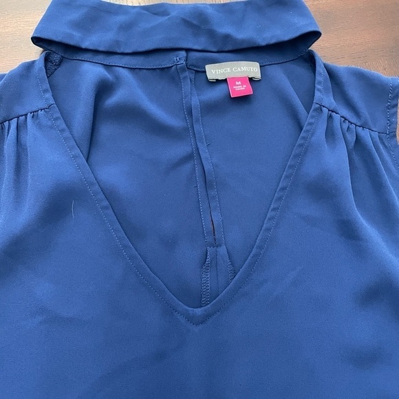 Vinc Camuto women’s sheer sleeveless popover tiered Navy blue top . Size medium - Picture 3 of 8